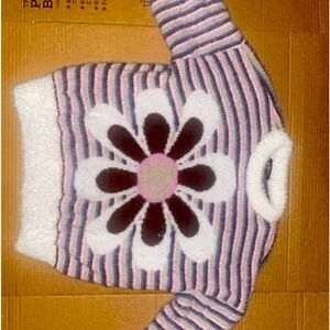 FOREVER 21 FLOWER WINTER SWEATER